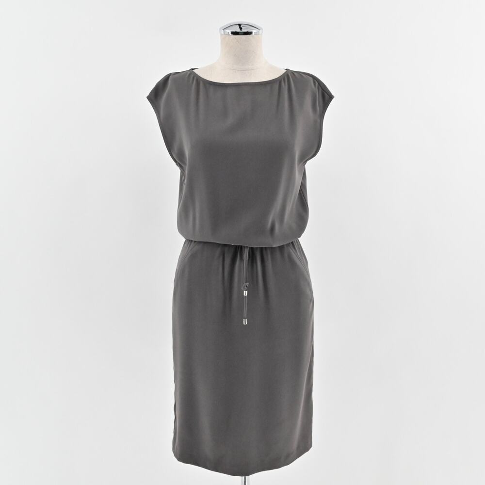 ST JOHN Dress Size 0 Gray Cinch Tie Waist Bateau Neck Classic Quiet Luxury Retro